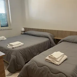 https://airport-tourists-home.taorminaitalyhotels.com