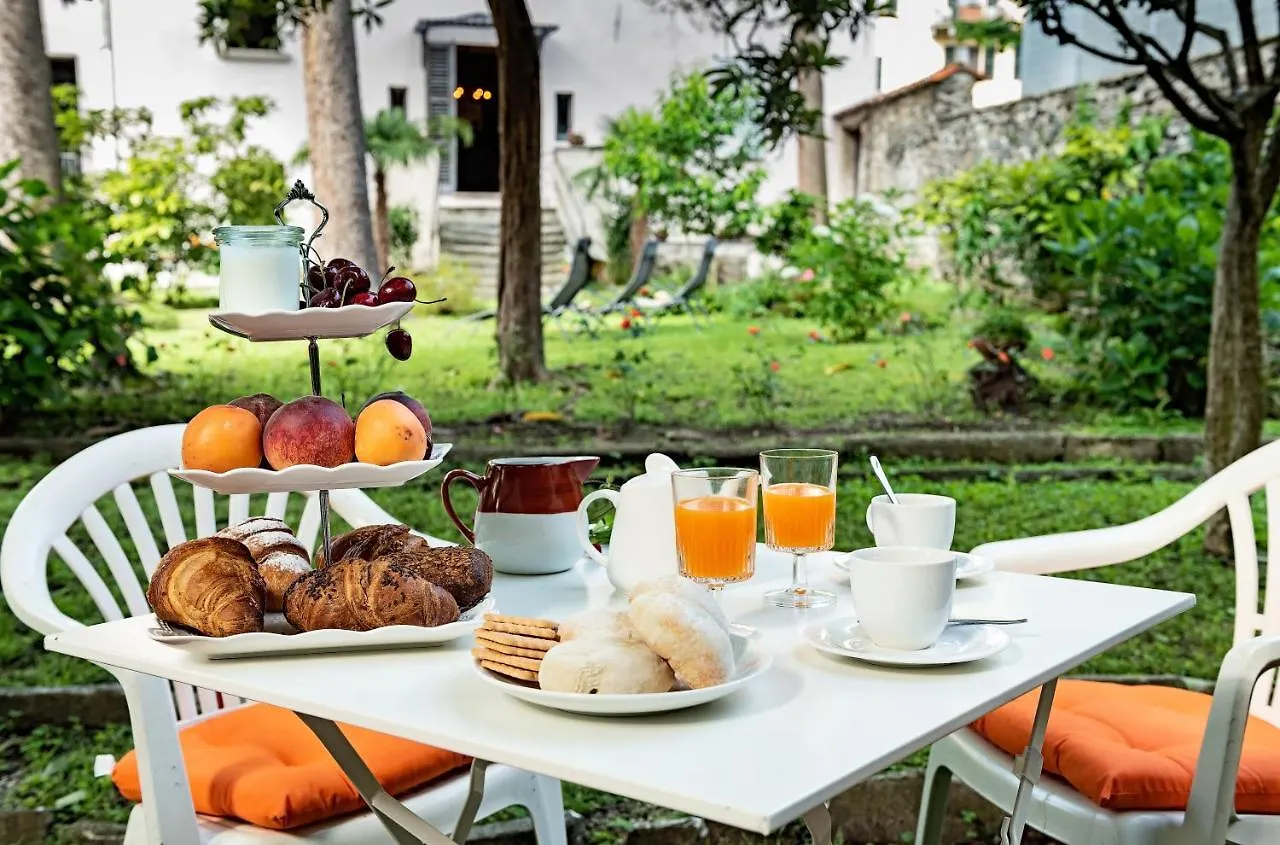 לינה וארוחת בוקר דונגו B&B Villa Rosalinda איטליה